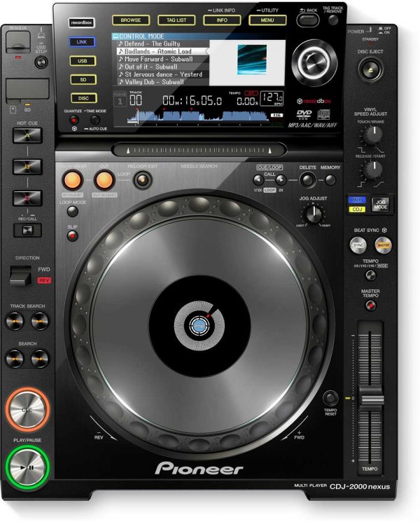 Bovenaanzicht van een Pioneer CDJ-2000 Nexus met jog wheel, cue- en playknop, tempo-fader en waveform-scherm